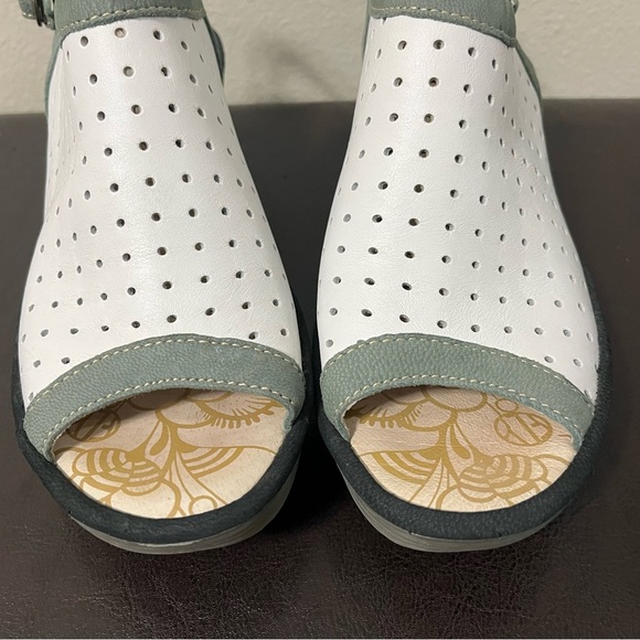 Fly London "Yile" Perforated Leather Wedge Size 7.5-8 - Picture 8 of 12